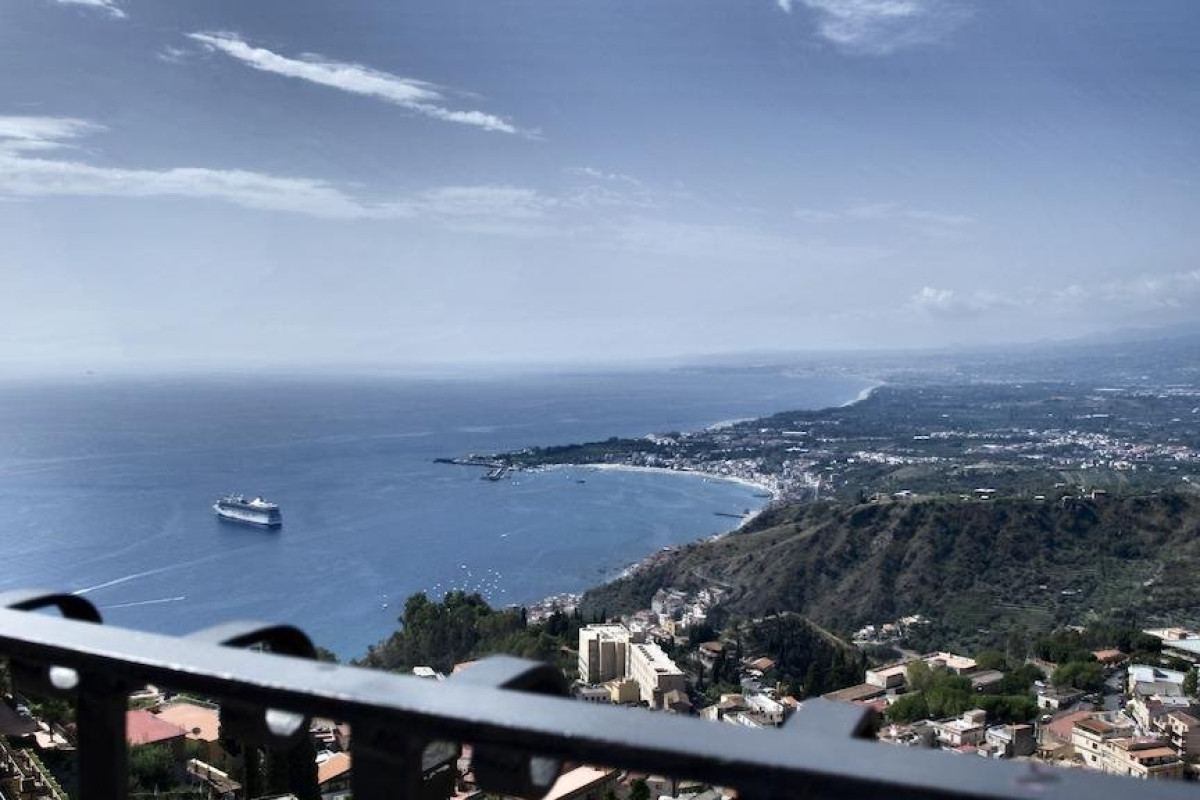 Sole Castello - adults only, peste 16 ani