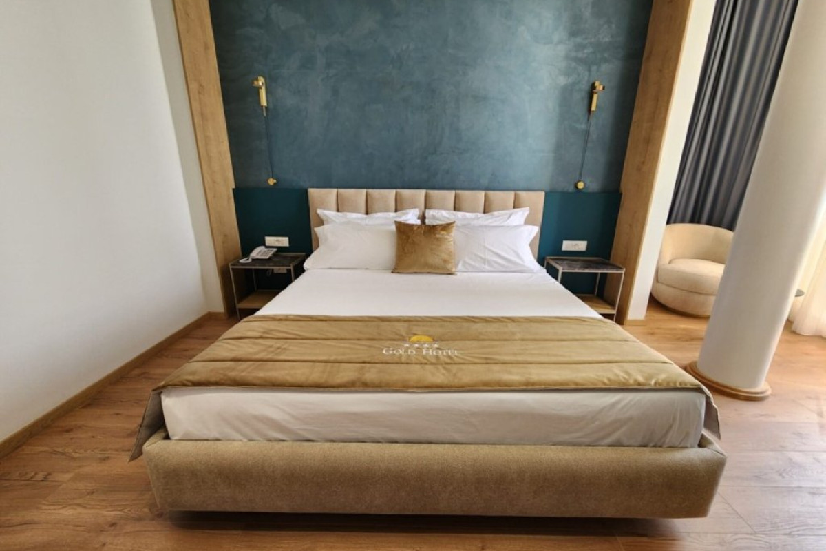 Gold Hotel (Vlore)