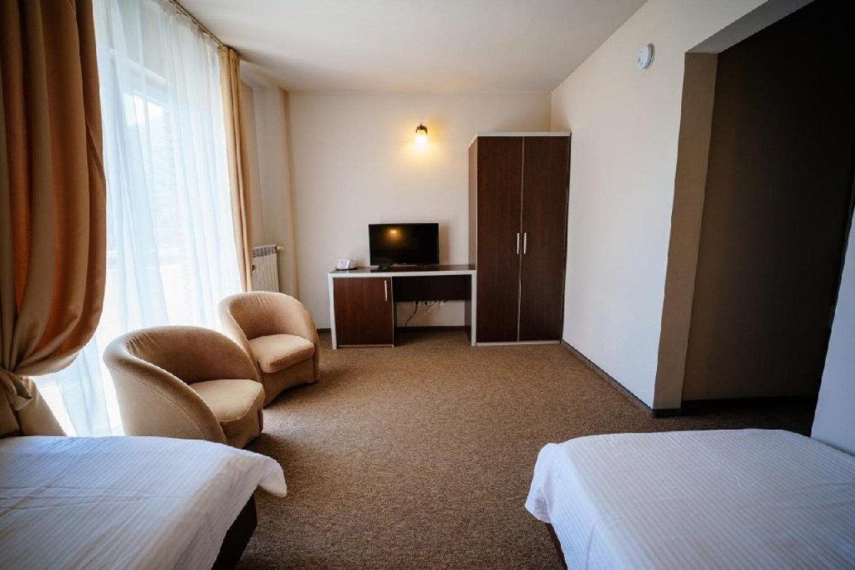 Bacolux Diana Resort CMD