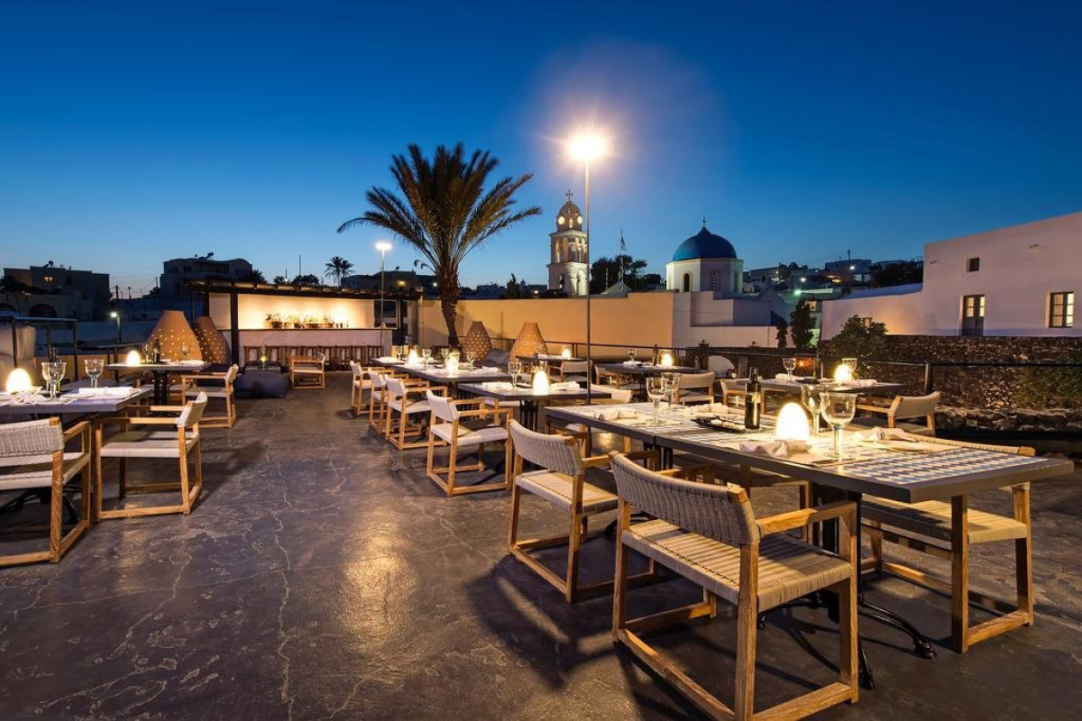 Vedema Resort (Megalochori - Santorini)