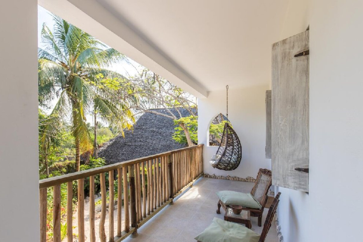 KIWENWGA BEACH RESORT (H)
