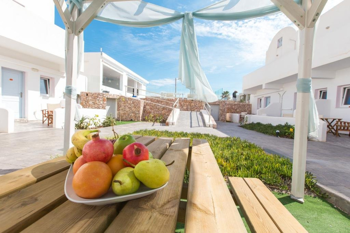 Odysseas (Perivolos - Santorini)
