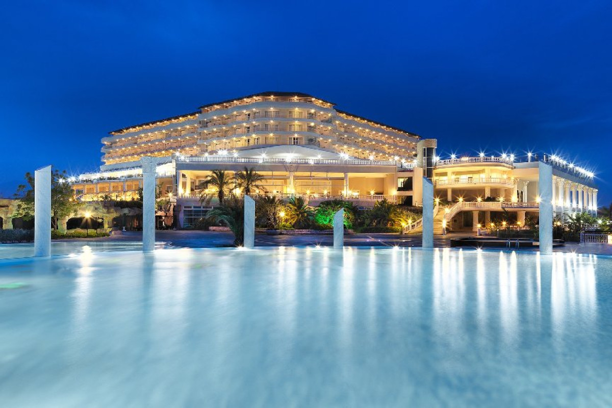 STARLIGHT RESORT HOTEL