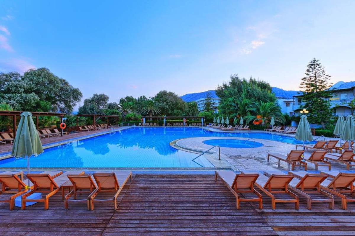Apollonia Beach Resort and Spa (K)