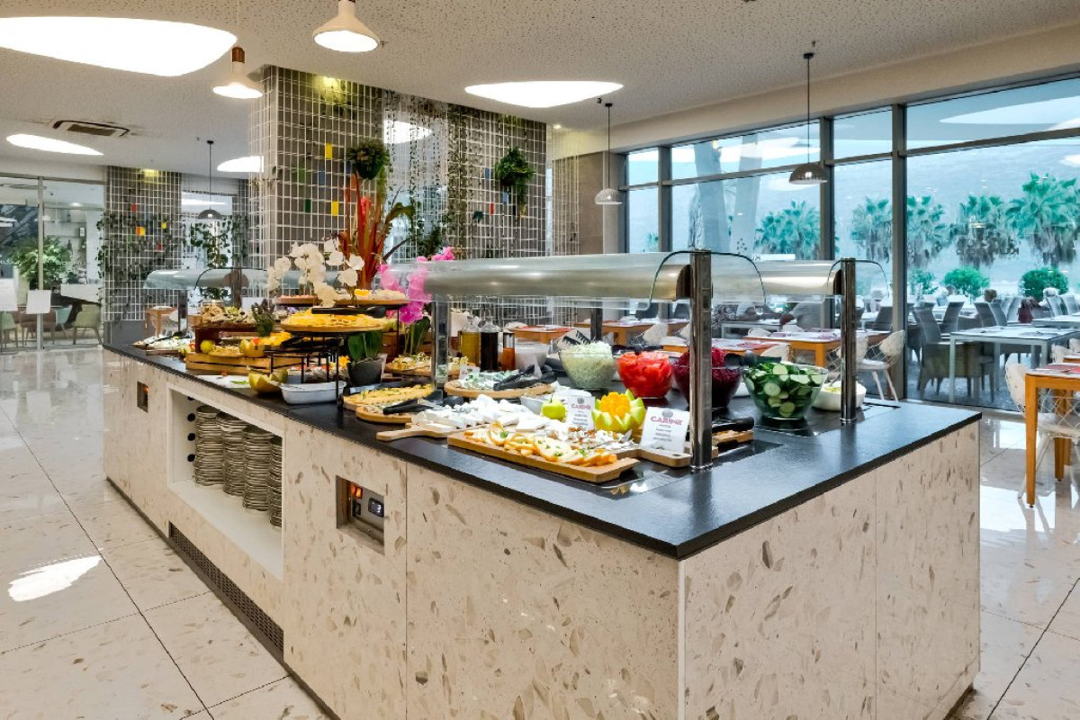 Carine Hotel Kumbor (R)