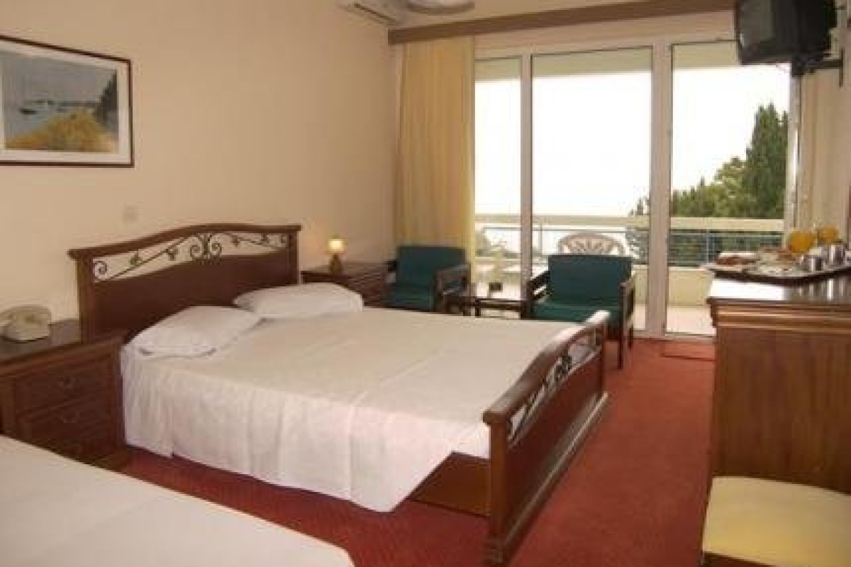 Alexandros Hotel (Perama) Recomandat 3*