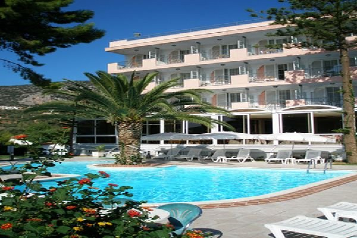 TOLON HOLIDAYS - TOLO