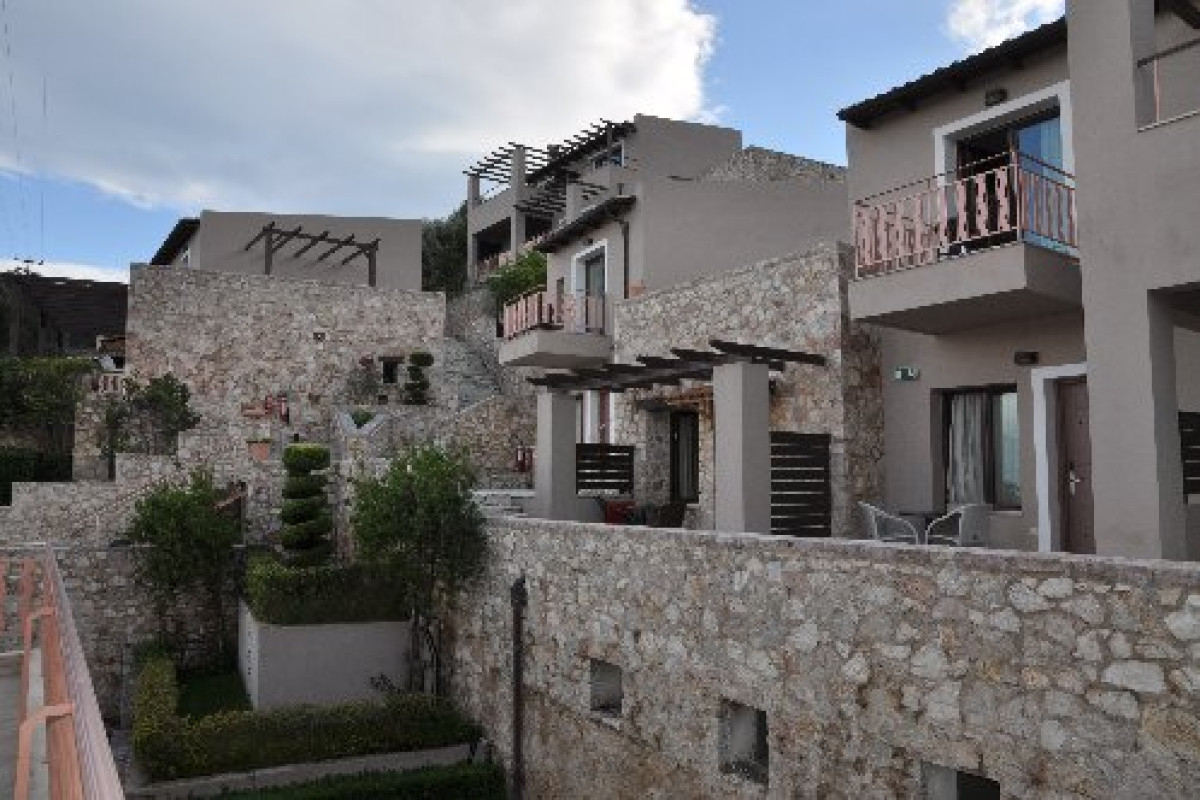 Tesoro Hotel (Nikiana) (F)