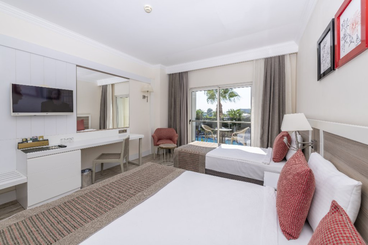 PORT RIVER HOTEL