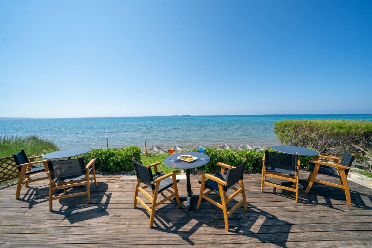 Costa Rossa Boutique Hotel