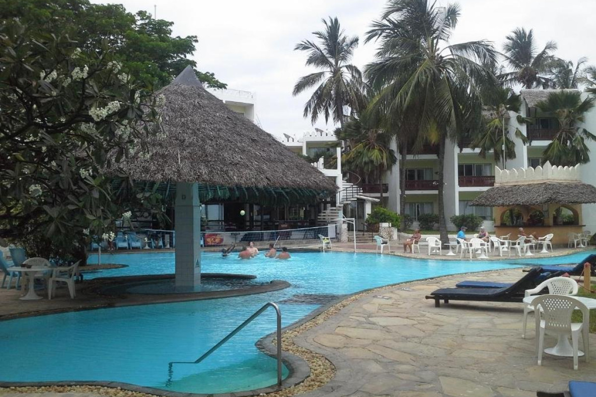 Bamburi Beach Resort (R)