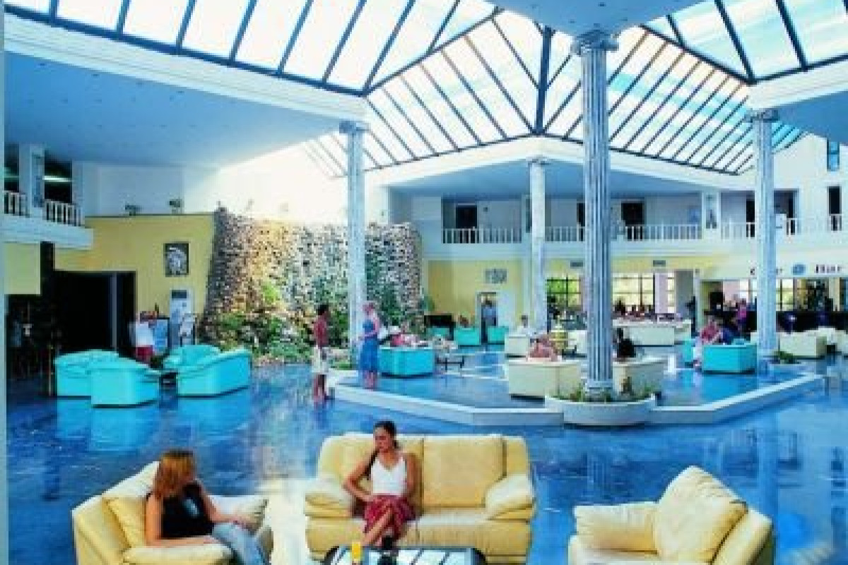 THE HOLIDAY RESORT HOTEL