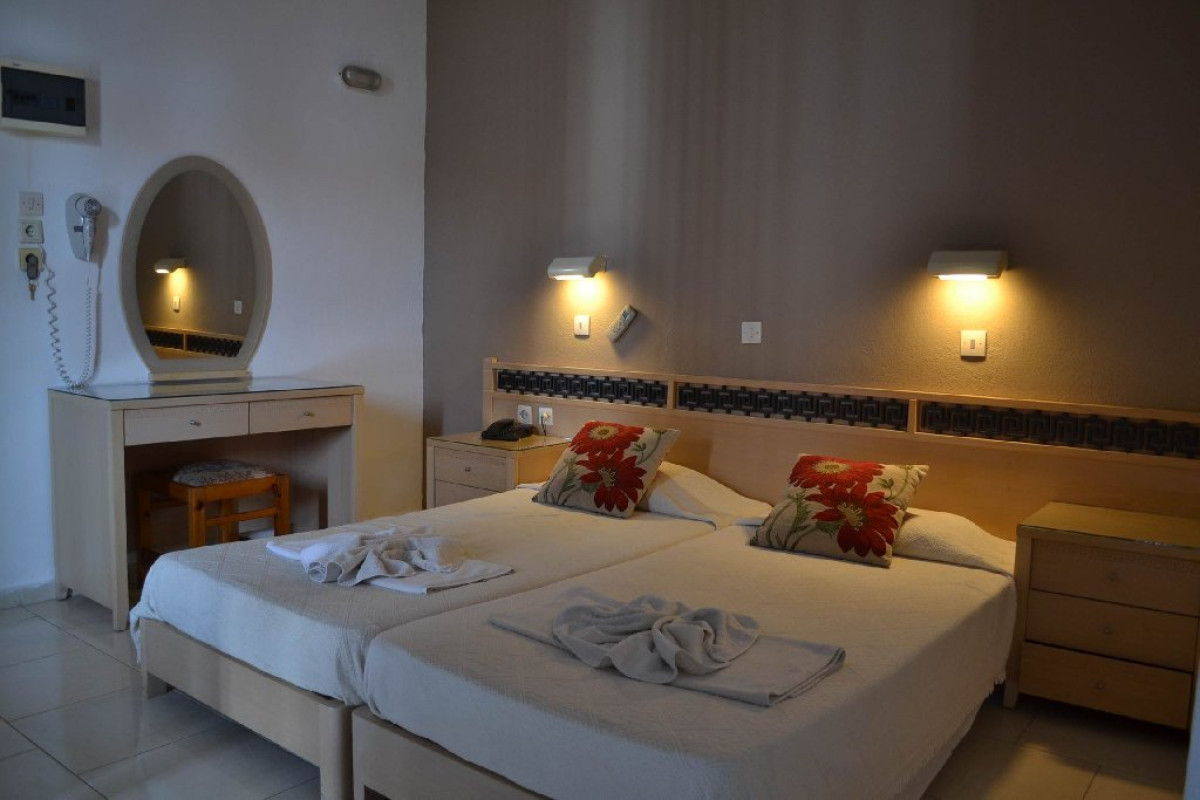 White Palace Studios (Faliraki) - clasificare 3 chei