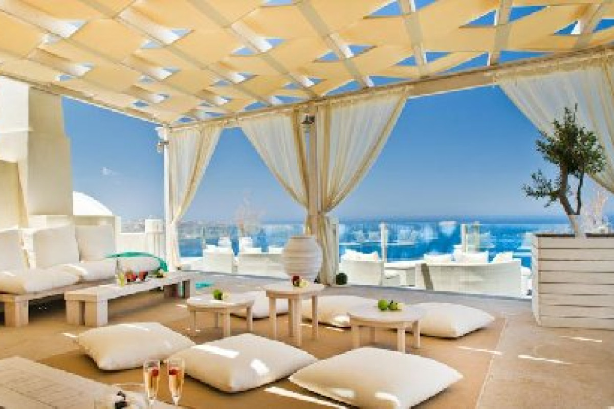 Petit Palace (Agia Irini - Fira - Santorini)