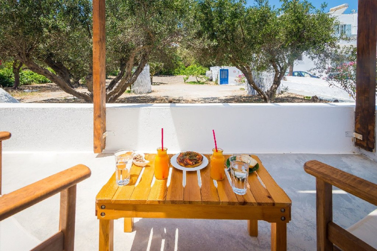 Takiss Rooms - Pollonia (Milos)