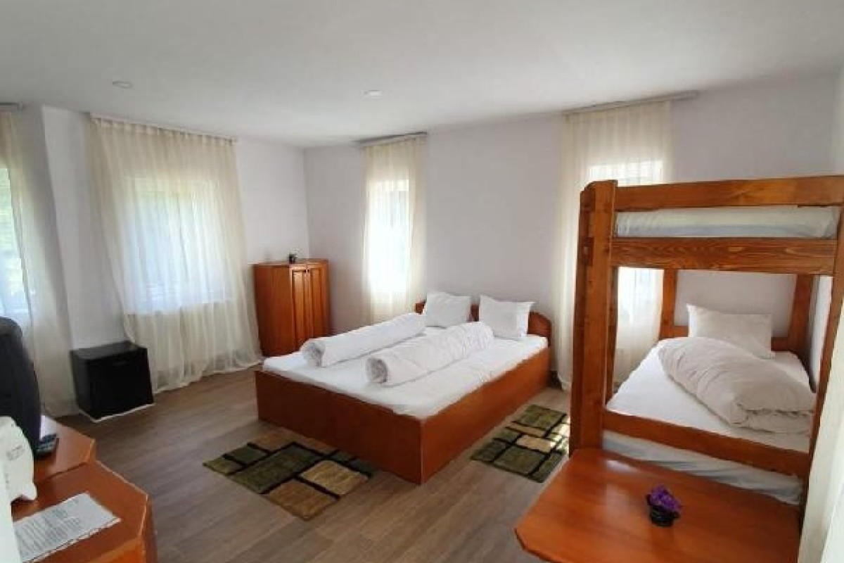 Vila Izvorul Minunilor