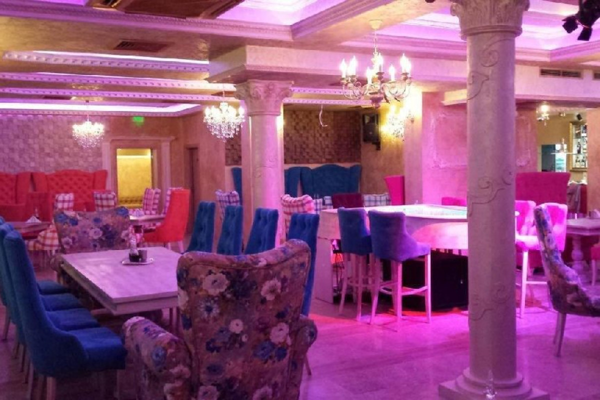 Avenue Deluxe