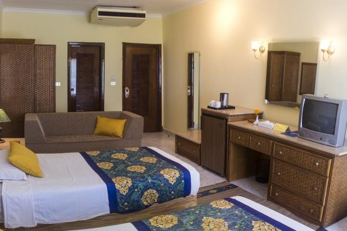 LOTUS BAY ABU SOMA