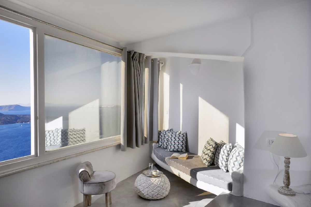 Suites of the Gods Cave Spa Hotel (Megalochori - Santorini)
