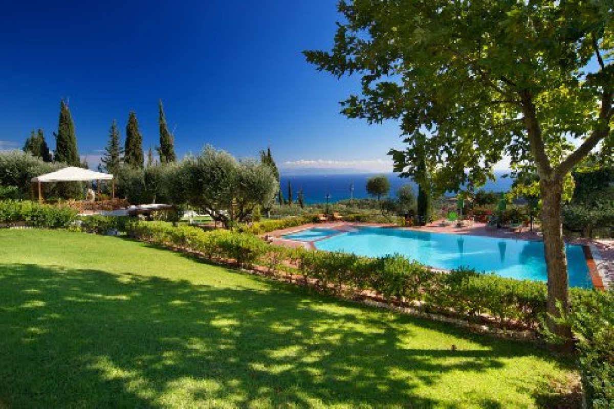 Felix Residence