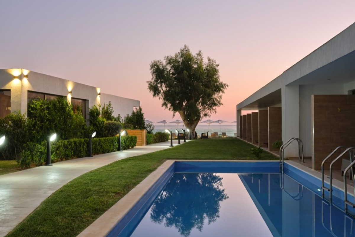 Cavo Orient Beach Hotel