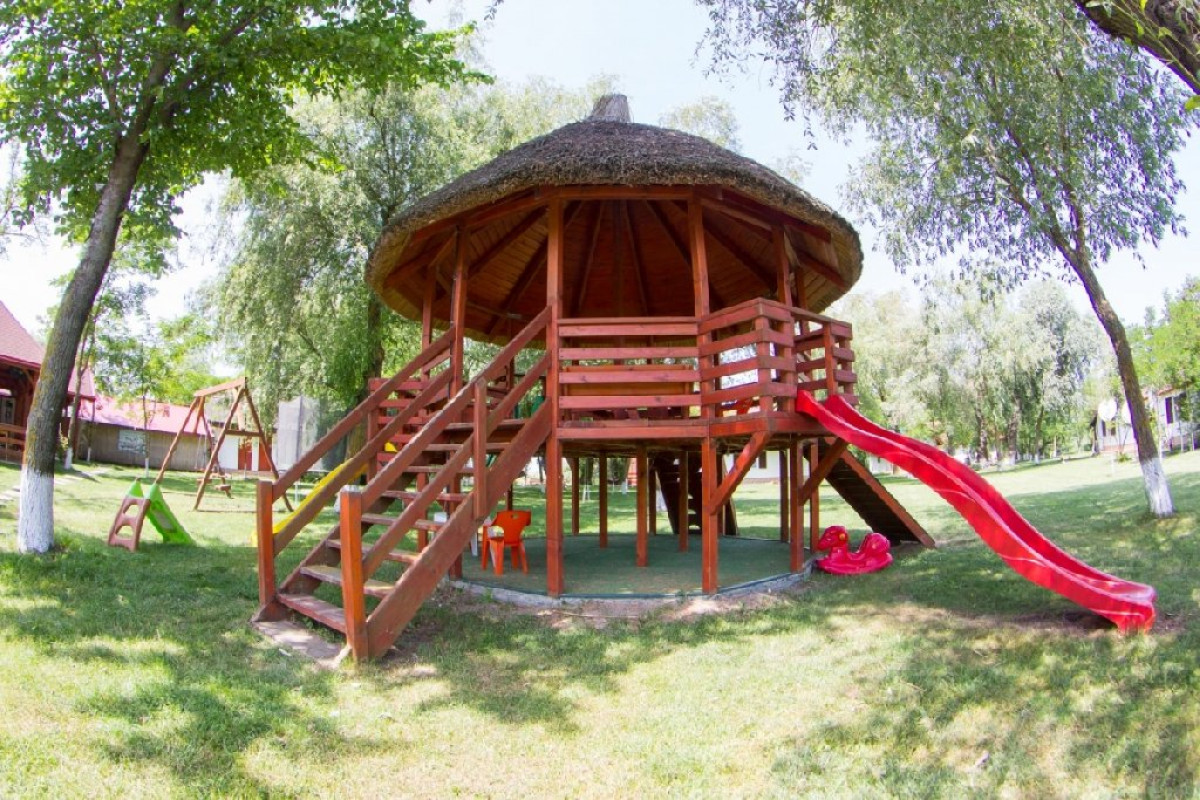 Insula Nada Apelor Resort