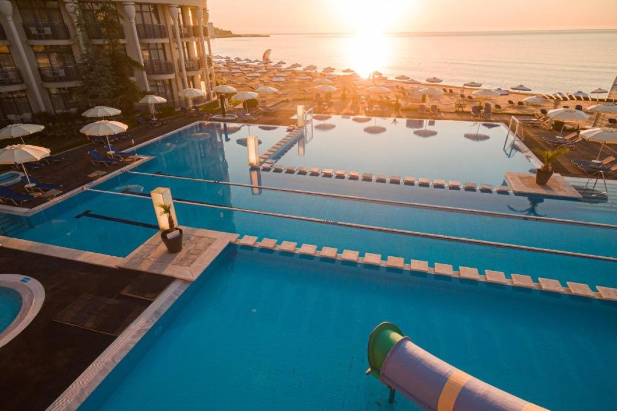 AZALIA Hotel