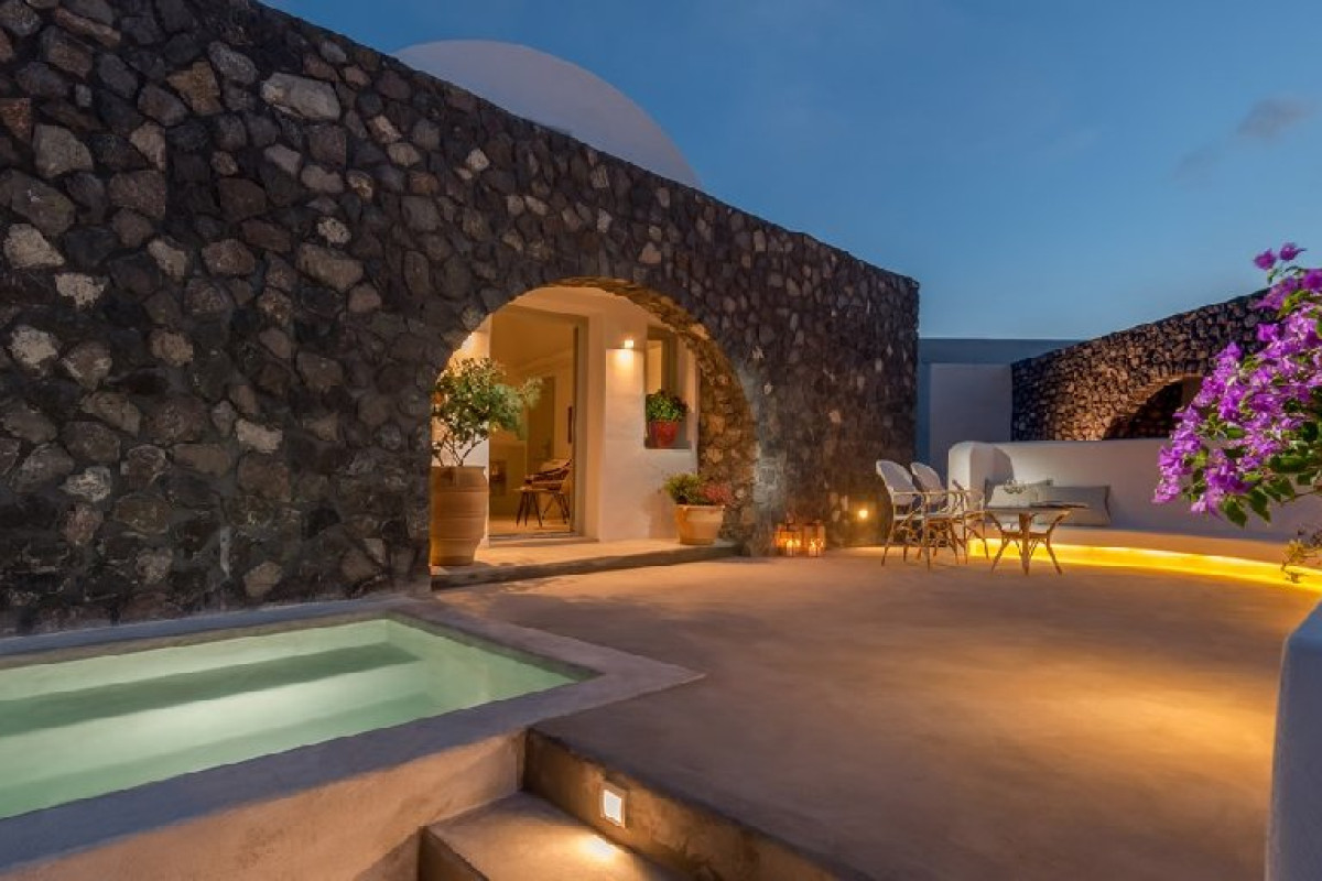 Santo Maris (Adults Only)