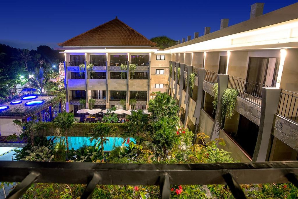 SOL HOUSE Bali Legian