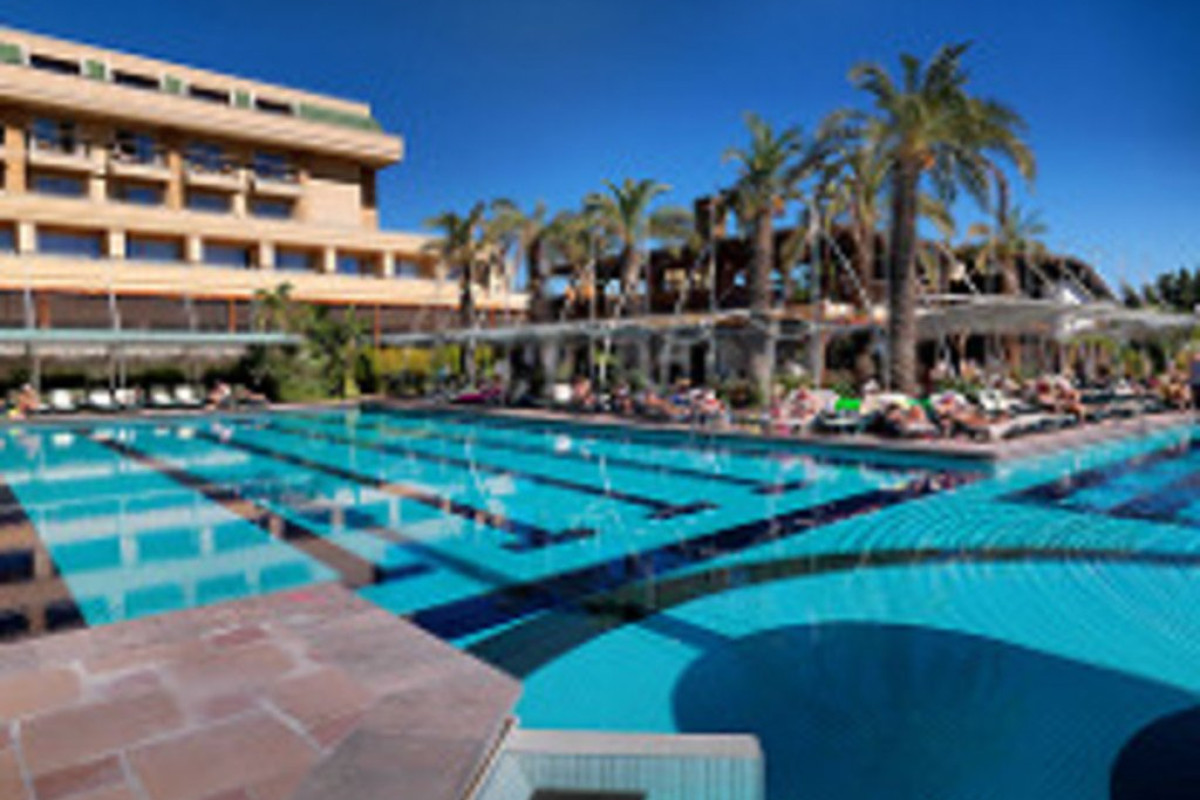 CRYSTAL DE LUXE RESORT