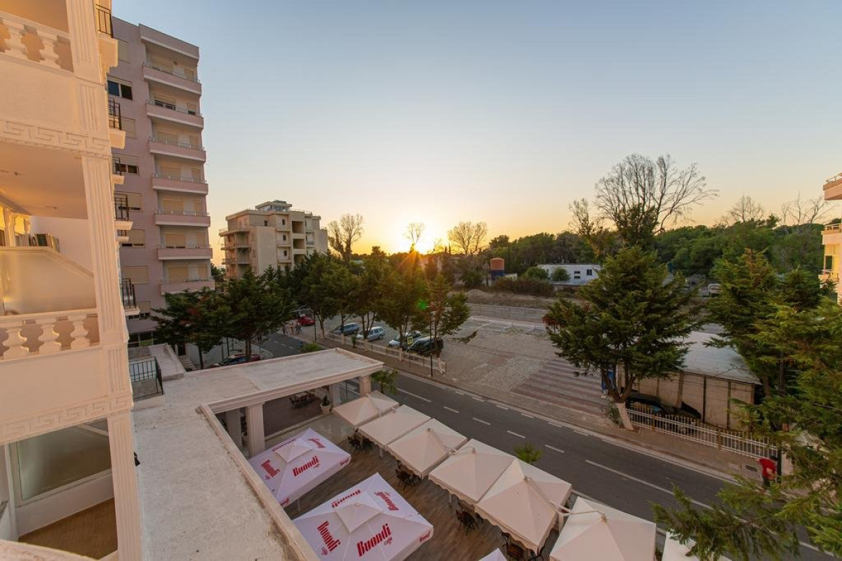 Esal Hotel