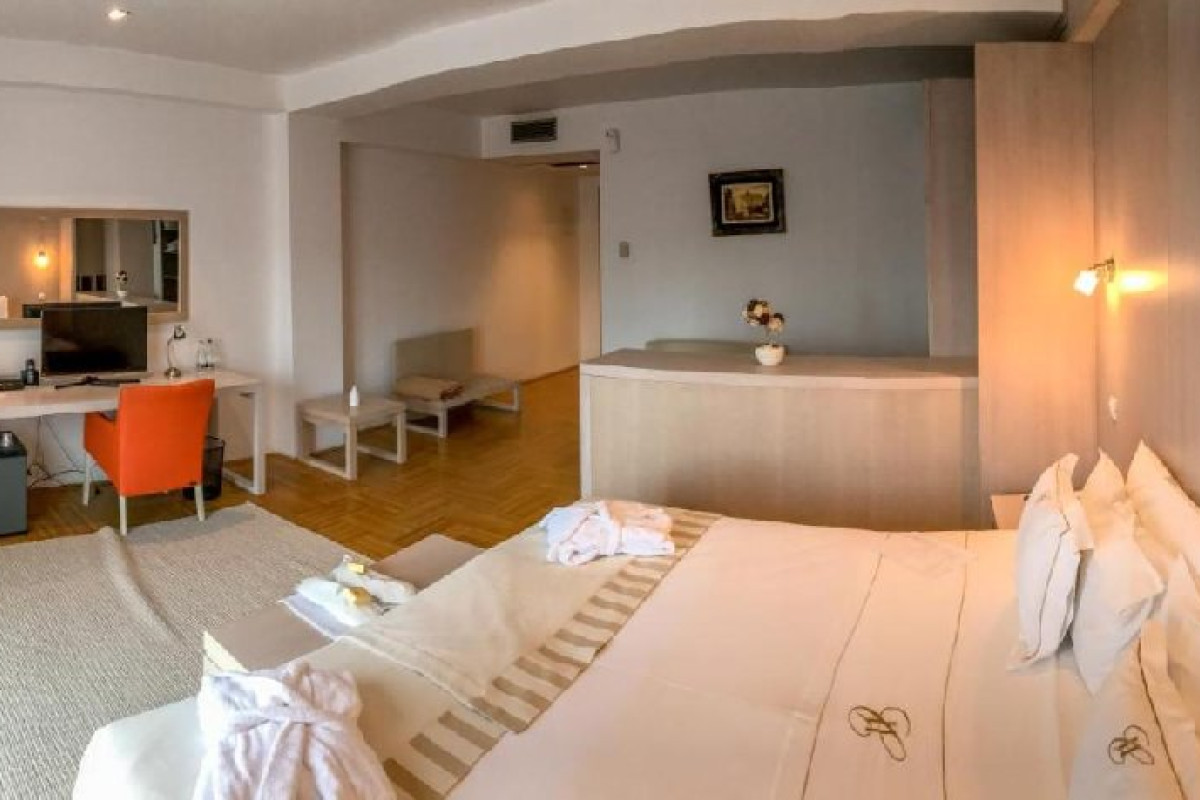 City Hotel