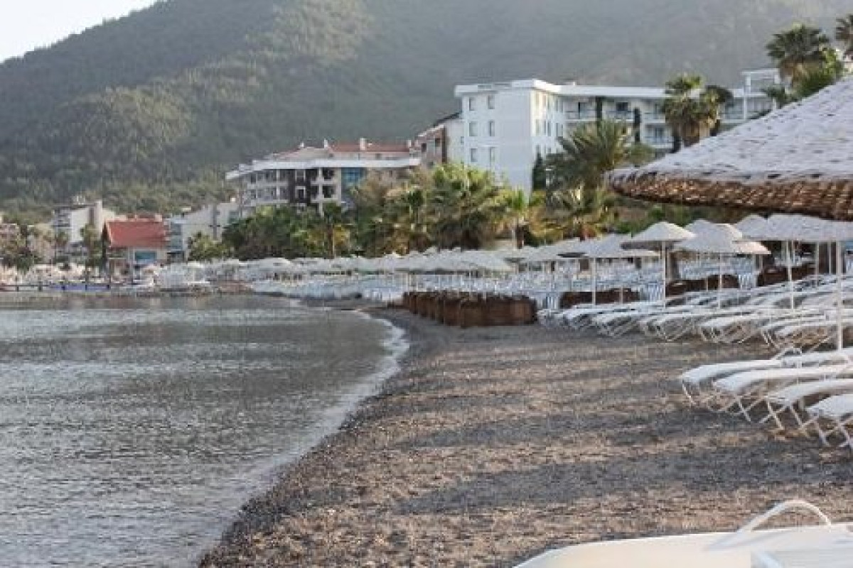 GOLDEN ROCK BEACH