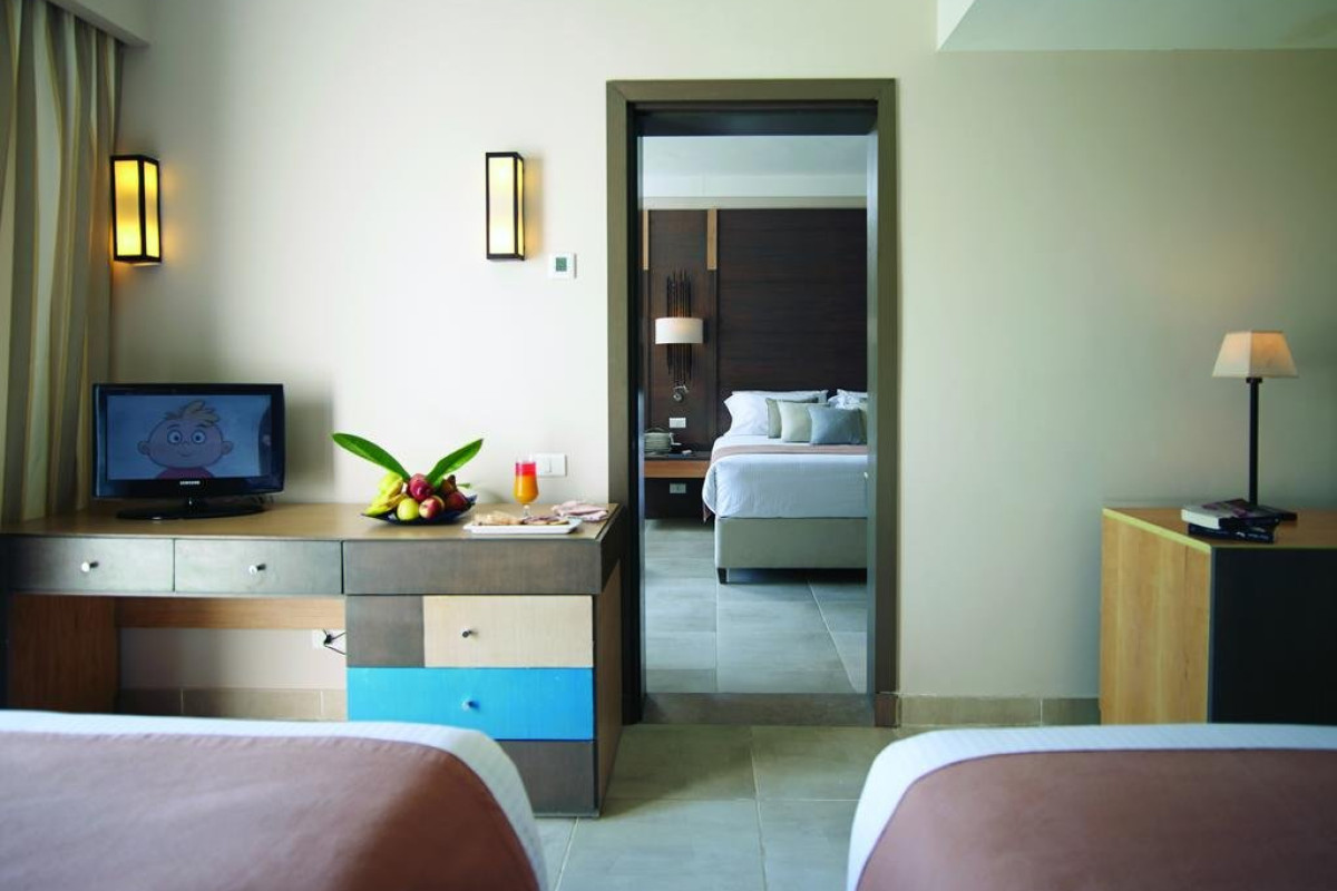 Coral Sea Aqua Club Resort