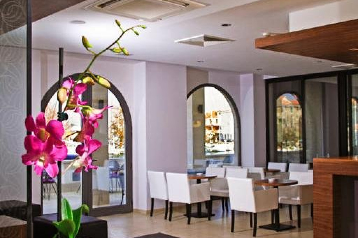 Hotel Lipa (Postira)