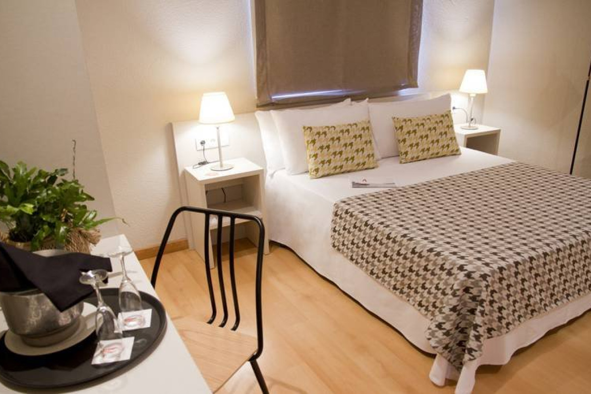 Alegria Plaza Paris (Lloret de Mar)