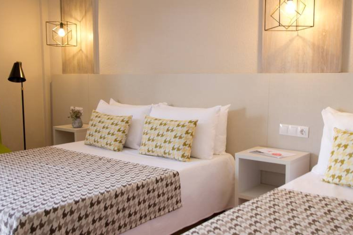 Alegria Plaza Paris (Lloret de Mar)