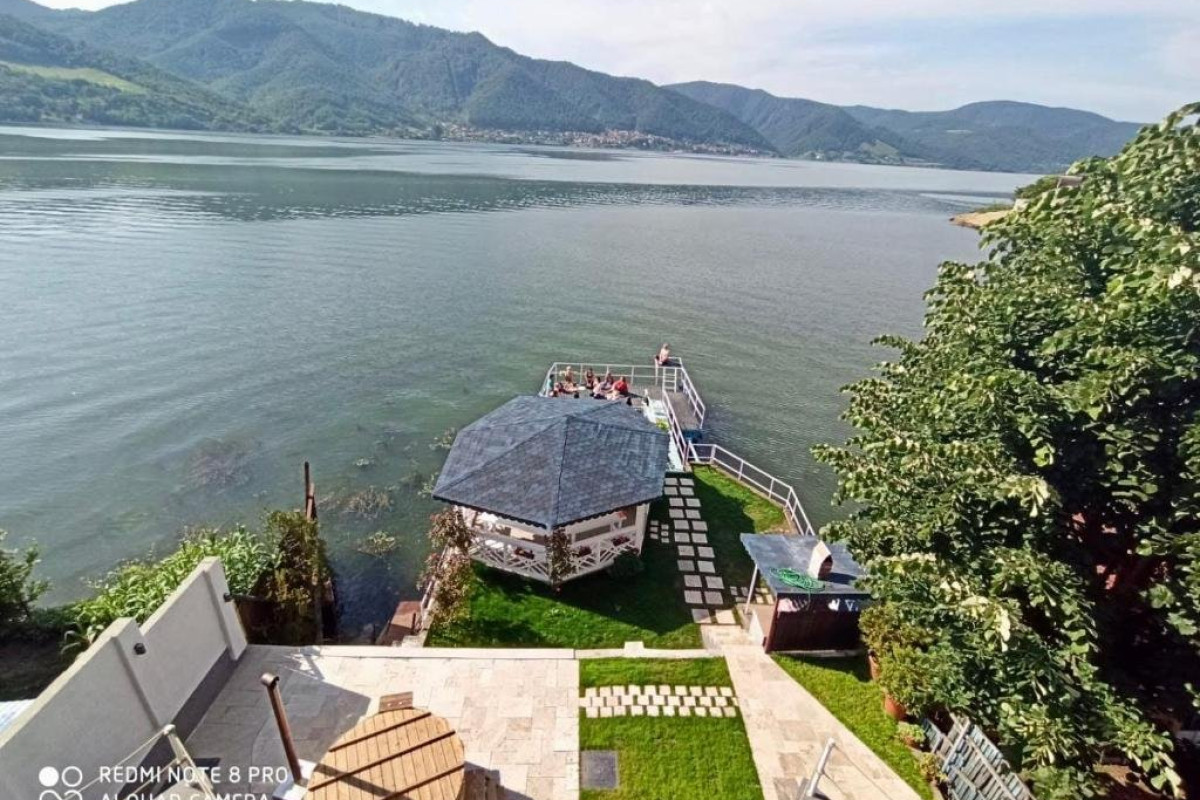 NOAH river house