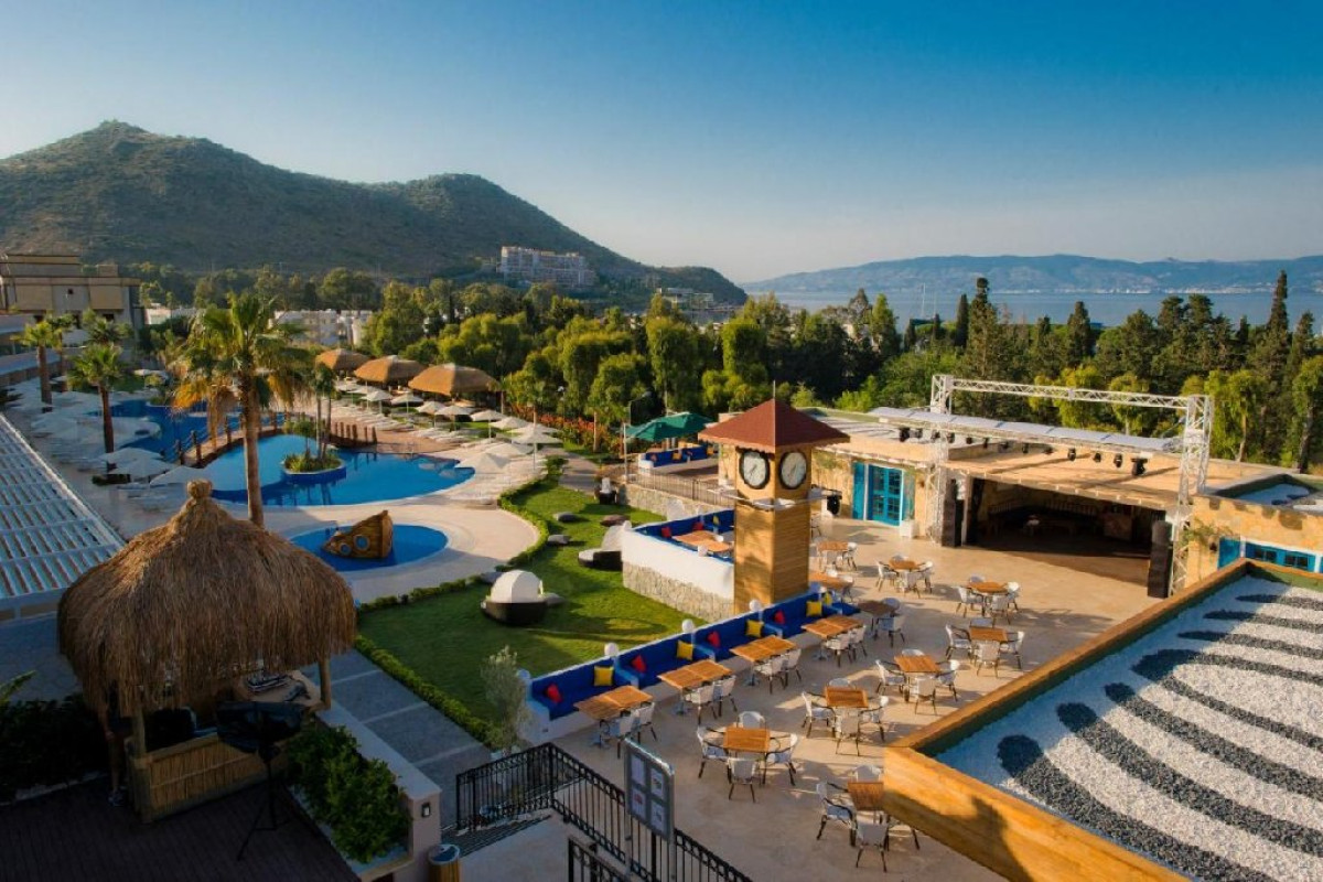 BELLAZURE HOTEL