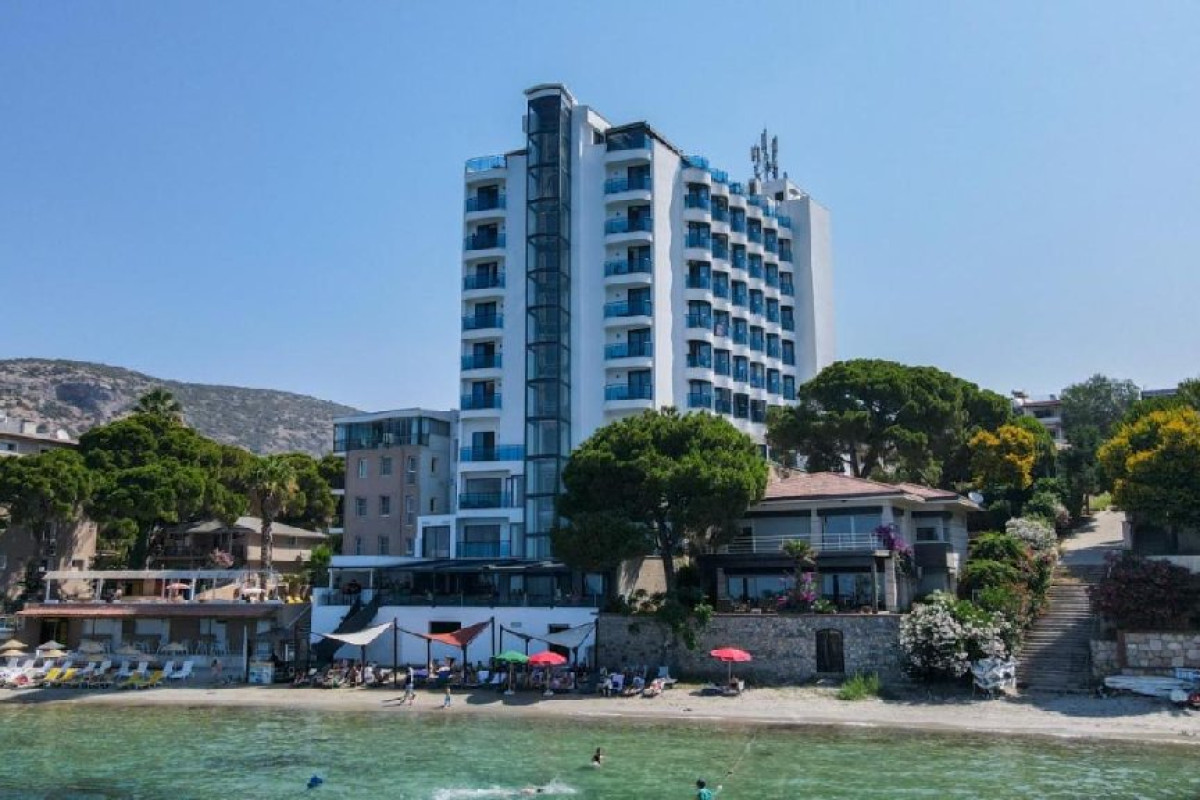 SIGNATURE BLUE RESORT