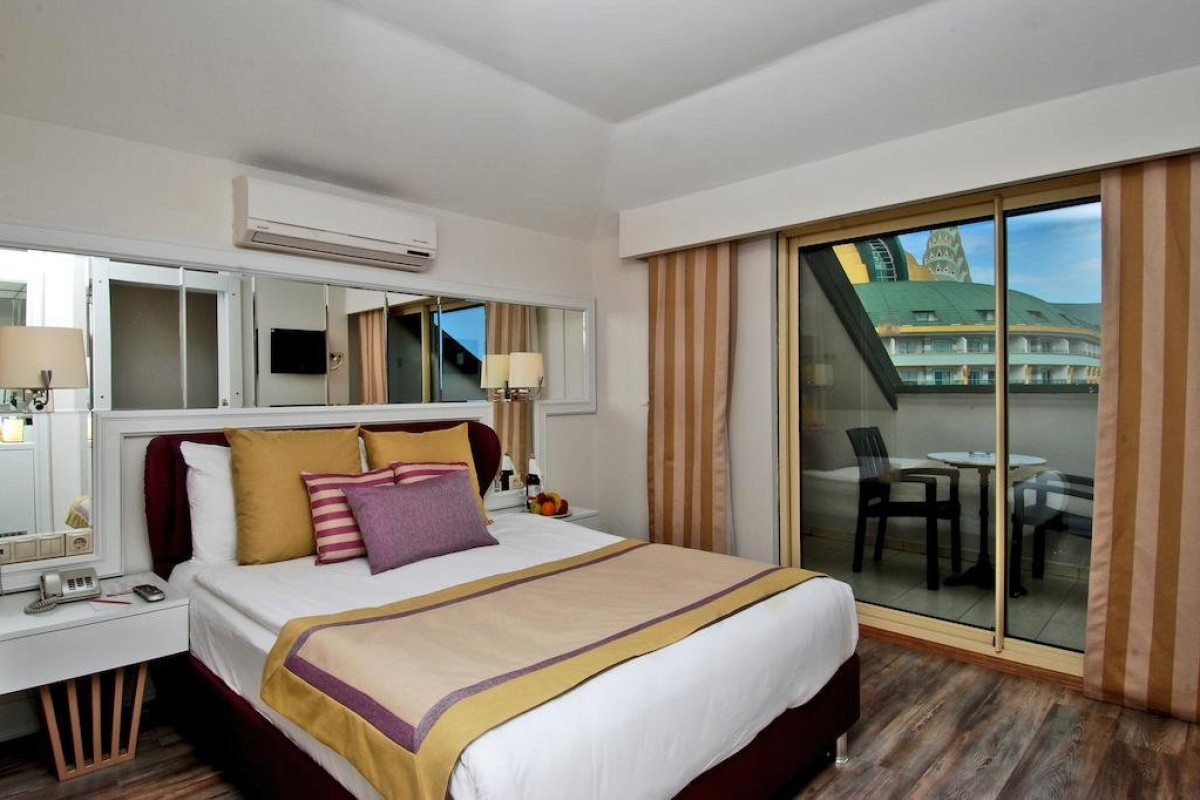 DELPHIN DIVA HOTEL