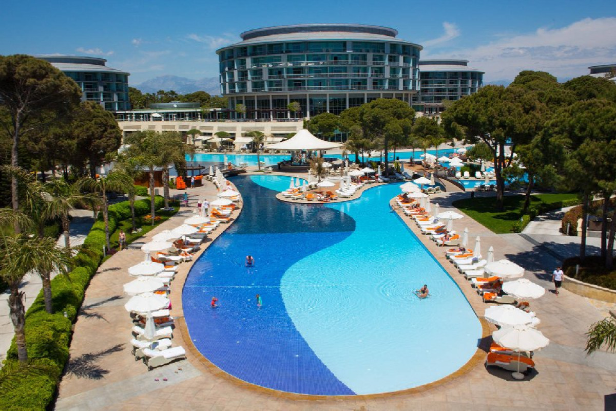CALISTA LUXURY RESORT