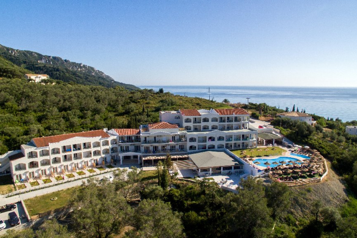 SAINT GEORGE PALACE (Agios Georgios)