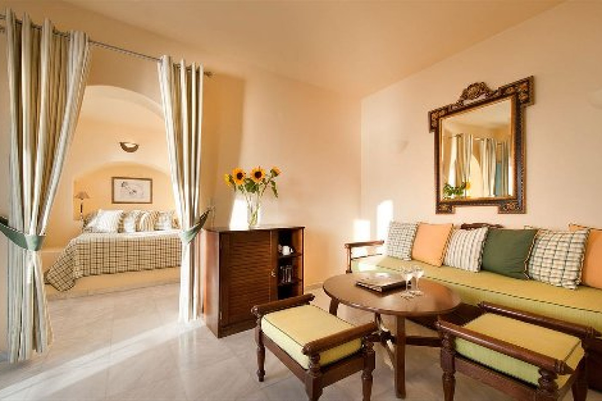 Andromeda Villas (Imerovigli - Santorini)