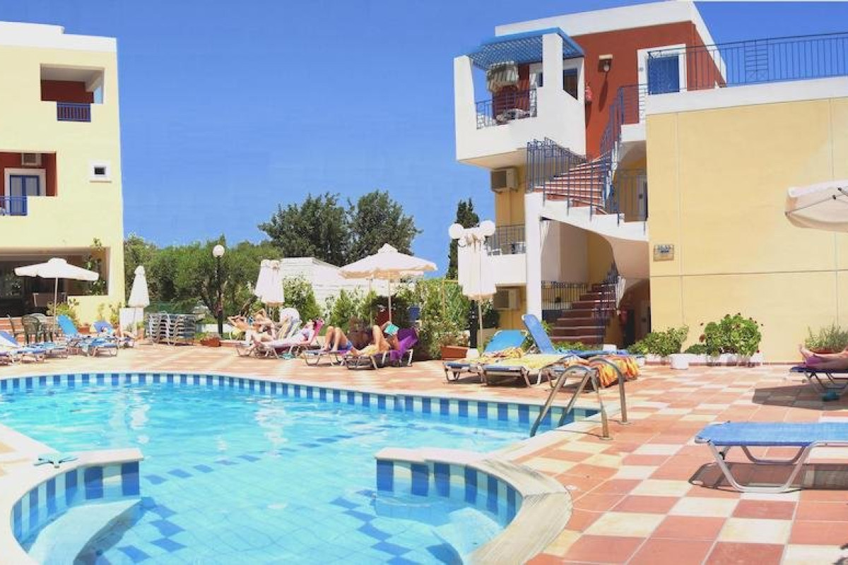 Astra Village Apartments and Suites (Koutouloufari)