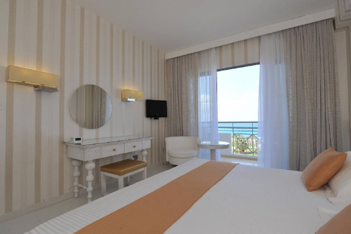 ST GEORGE HOTEL