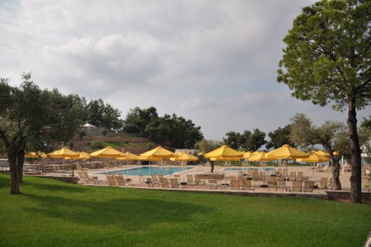 Royal Paradise Hotel (Potos)