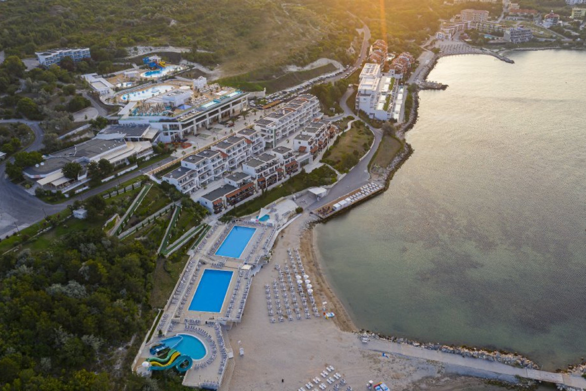WHITE LAGOON  RESORT