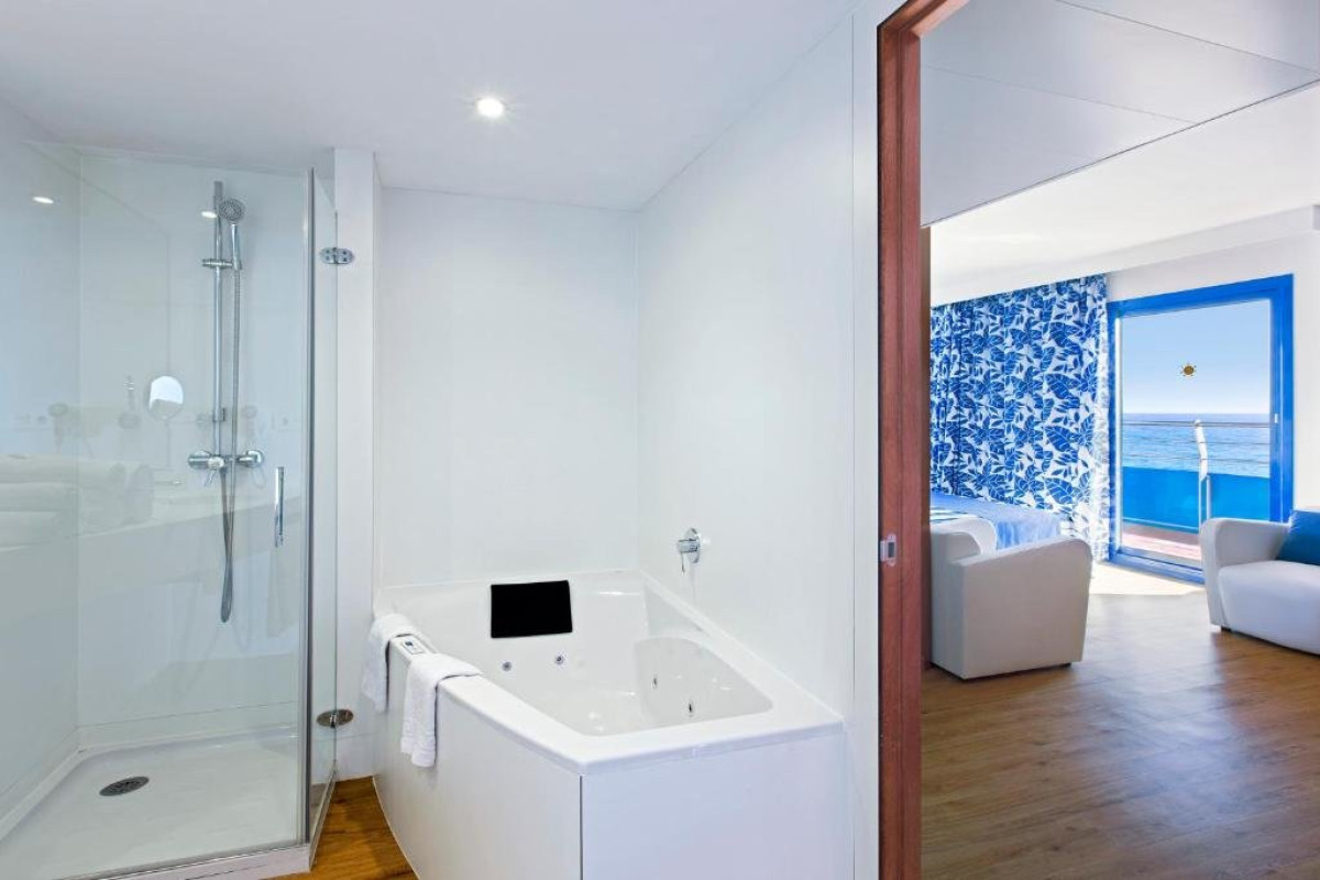 TAHITI PLAYA AND SUITES (Santa Susanna)