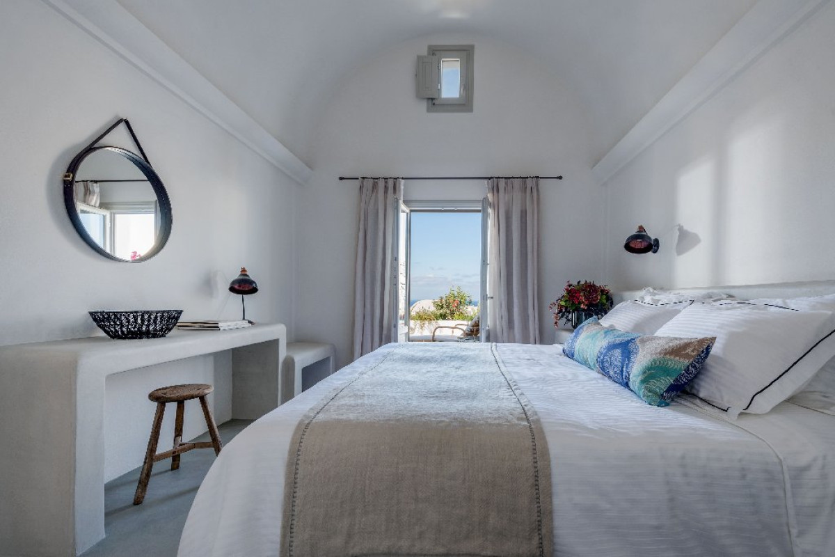 Santo Maris (Adults Only)